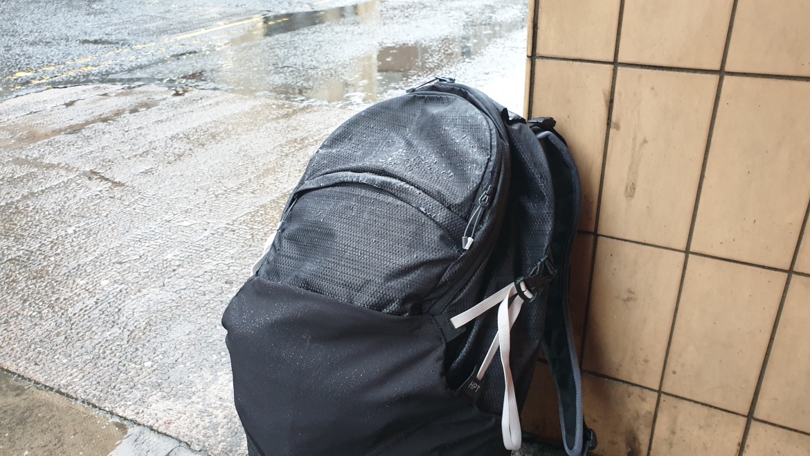 heimplanet Ellipse 25L backpack review water resistance test zippers and pockets