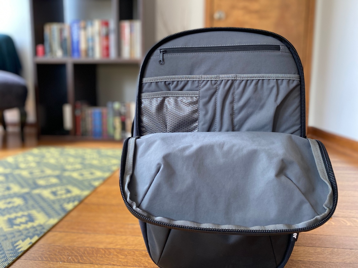 Aer Tech Pack 2 Review front compartment pockets